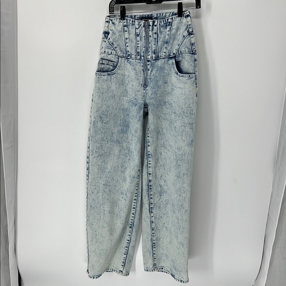 Pretty little thing EUC high waist acid wash wide leg jeans 4 - Picture 1 of 6